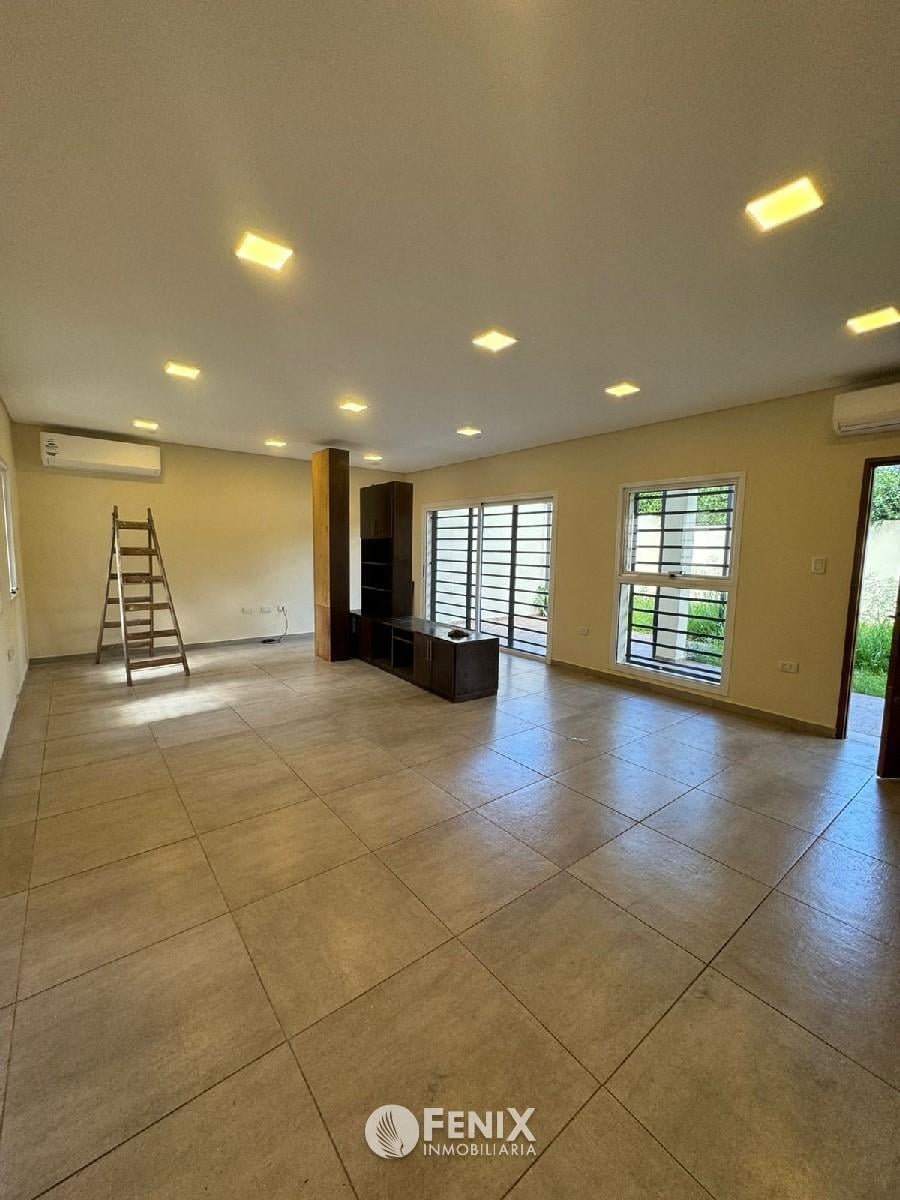 CF1196 - CASA EN VENTA Z/ AV. CABO DE HORNOS Y AV. COCOMAROLA