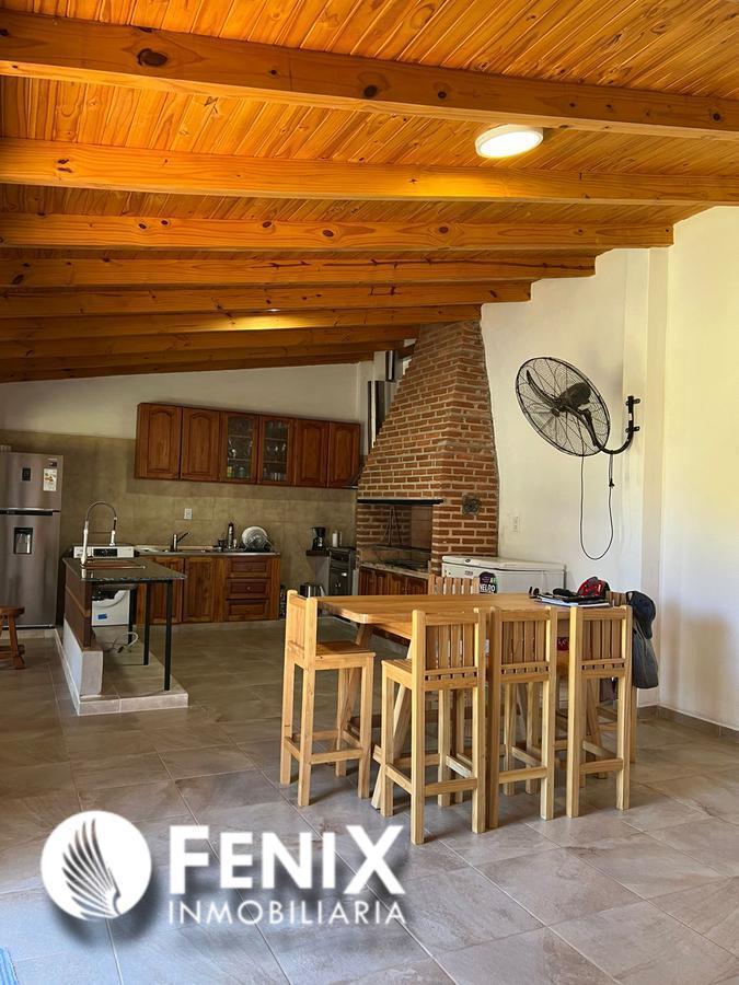 CF967 - CASA QUINTA EN VENTA B° COSTA MANGO