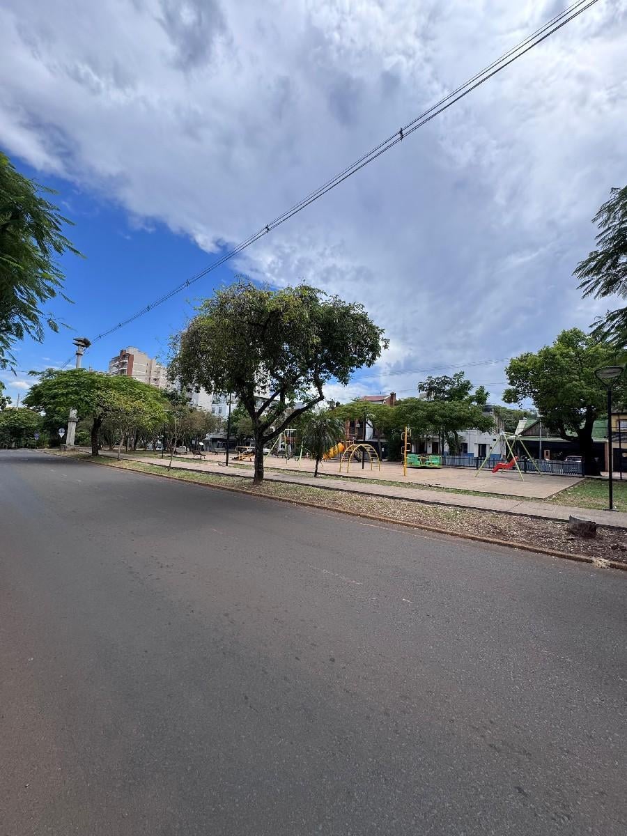 CF1203 - CASA A RECLICLAR - AV. ROQUE SAENZ PEÑA Y SALTA