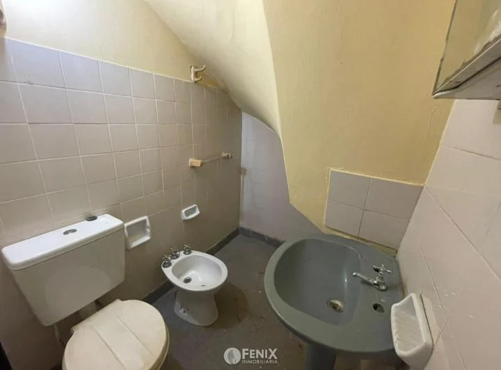 LCF A173 - CONSULTORIOS EN ALQUILER - ZONA CENTRO 4