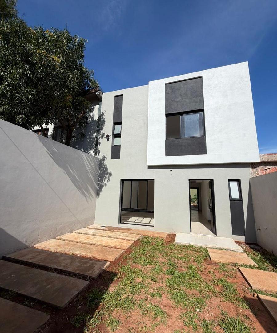 CF1314 - DÚPLEX EN VENTA - 3 DORMITORIOS - ZONA PUERTO LAUREL