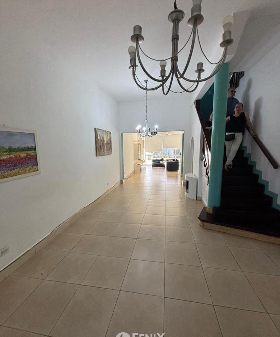 CF1330 - CASA EN VENTA - 3 DORMITORIOS - ZONA CENTRO