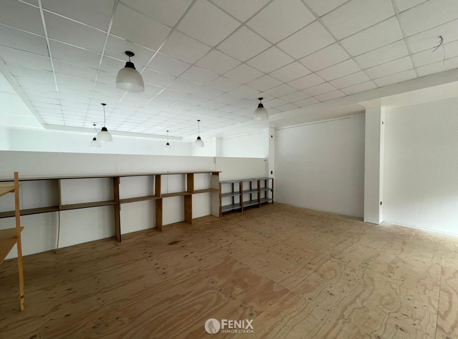 Foto de LCF A186 - LOCAL COMERCIAL - AV. TRINCHERAS Y URUGUAY, imagen 5