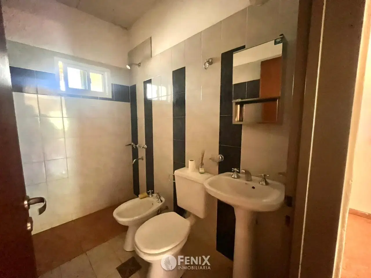 DFA439 - MONOAMBIENTE EN ALQUILER - AV. URUGUAY Y MONTEAGUDO 3