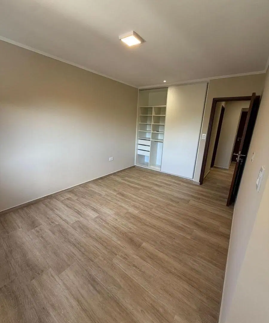 CF1376 - CASA - 2 DORMITORIOS - AV. CENTENARIO Y KOLPING 2