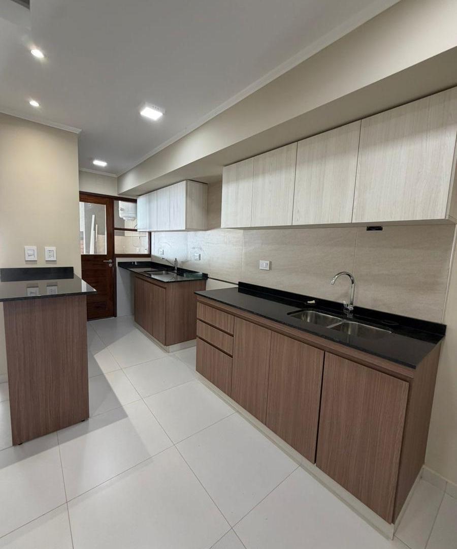 Foto de CF1376 - CASA - 2 DORMITORIOS - AV. CENTENARIO Y KOLPING, imagen 5
