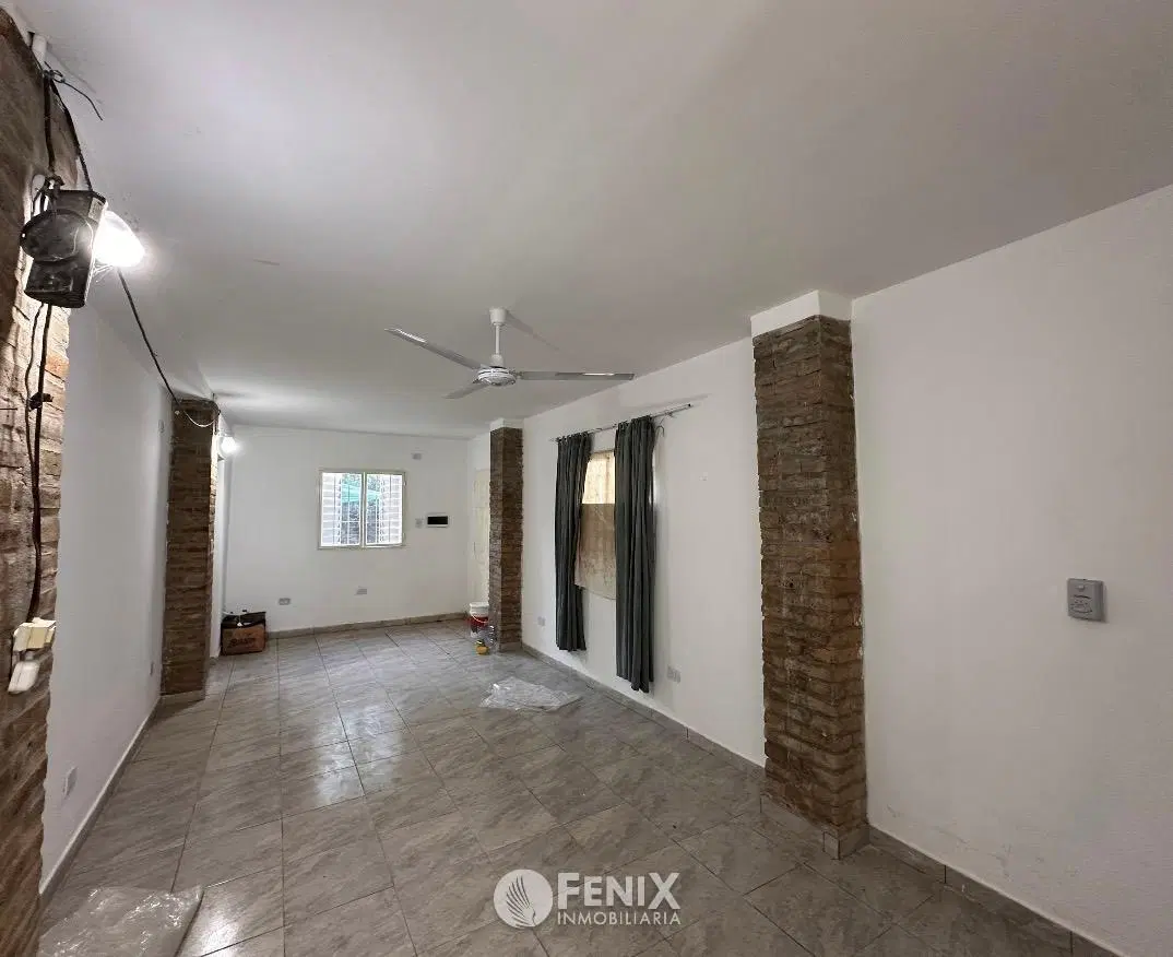 LCF A194 - LOCAL COMERCIAL/OFICINA - BARRIO PRATT, ITAEMBÉ MINÍ 2
