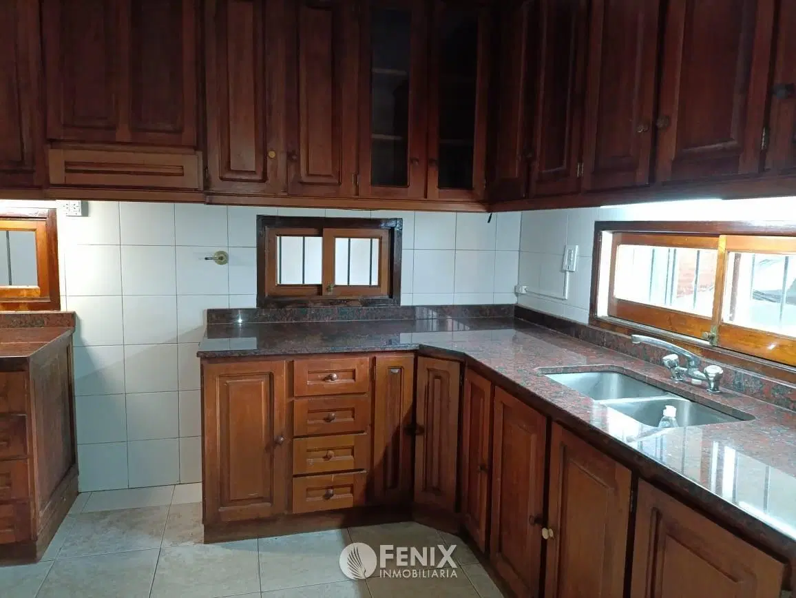 CF1386 - CASA APTA CRÉDITO HIPOTECARIO - 3 DORMITORIOS - AV. TACUARÍ Y LAVALLE 5
