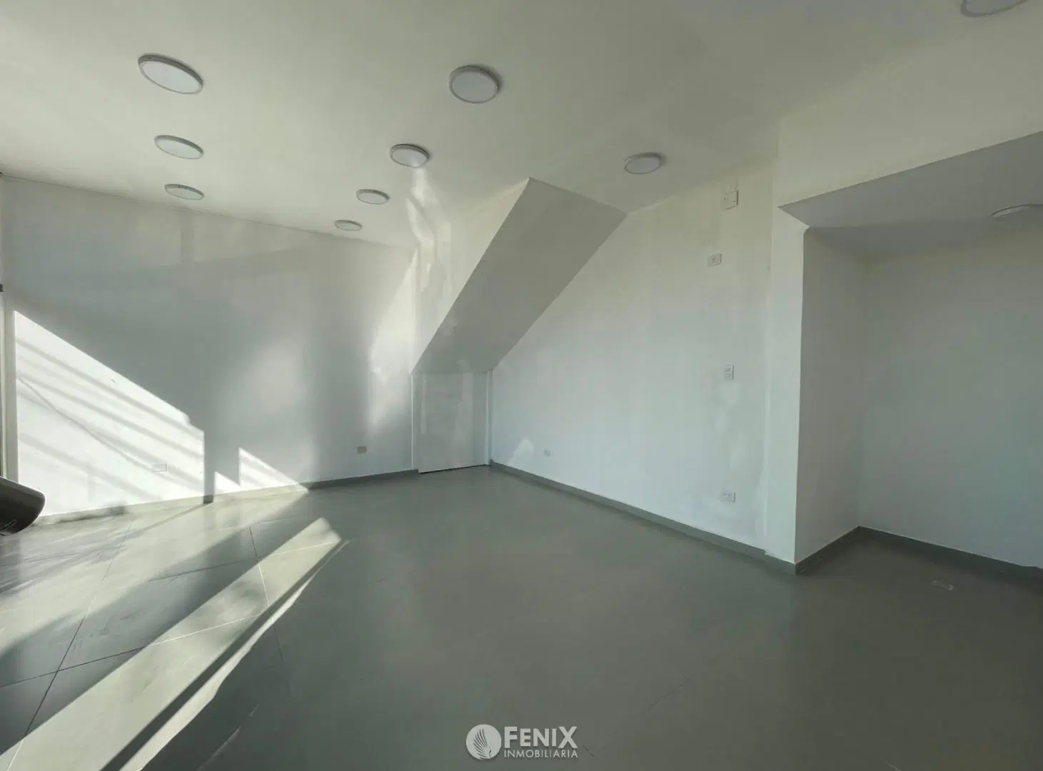 LCF A198 - LOCAL COMERCIAL - AV. SANTA CATALINA 2