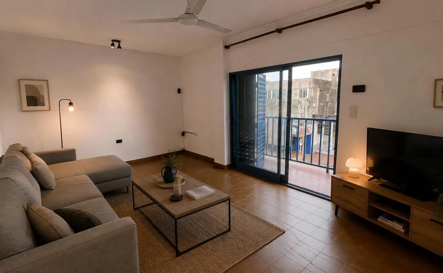 DF947 - DEPARTAMENTO - 2 DORMITORIOS - AV. URUGUAY Y TRINCHERAS 2