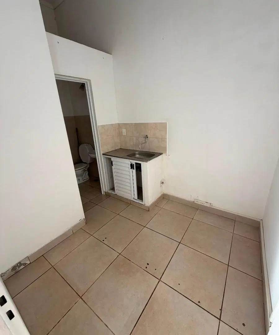 LCF A199 - LOCAL COMERCIAL - BARRIO EL PALOMAR 4