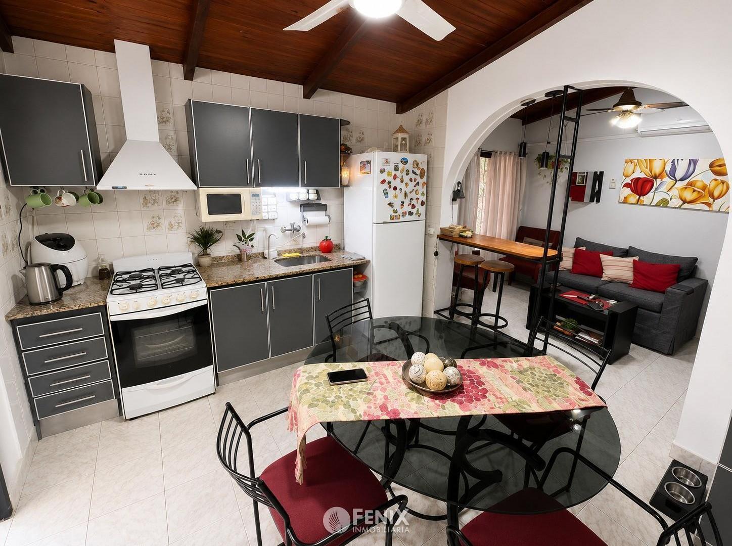 Foto de CASA EN VENTA DE 3 DORMITORIOS - AV. ALMTE. BROWN Y SAN MARTÍN - AMPLIO, imagen 3