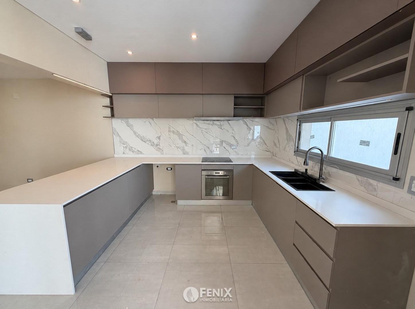 Foto de CF1350 - CASA EN CONSTRUCCIÓN DE DOS PLANTAS EN VENTA - AV. MAIPÚ Y, imagen 4