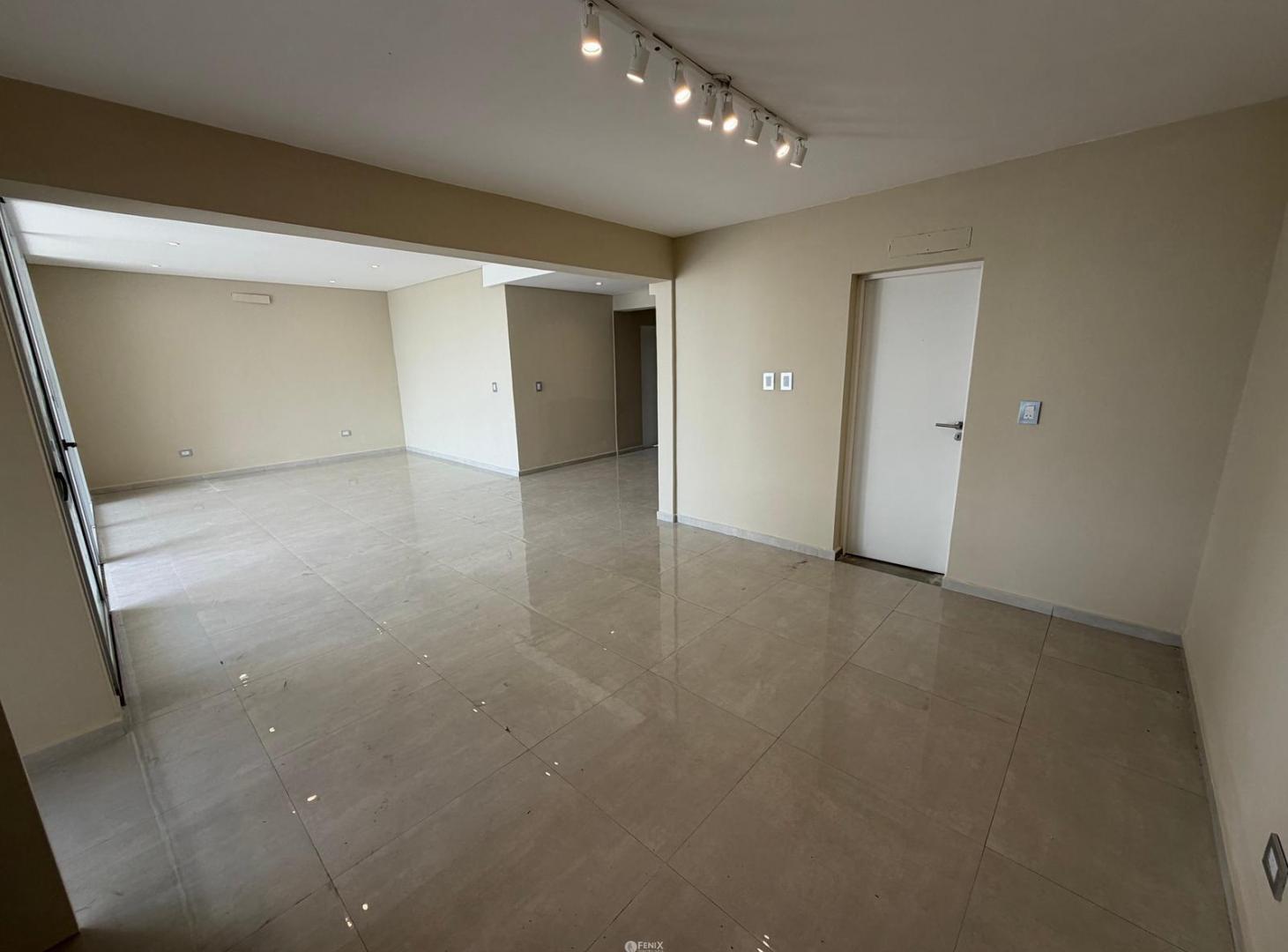 Foto de CF1350 - CASA EN CONSTRUCCIÓN DE DOS PLANTAS EN VENTA - AV. MAIPÚ Y, imagen 1