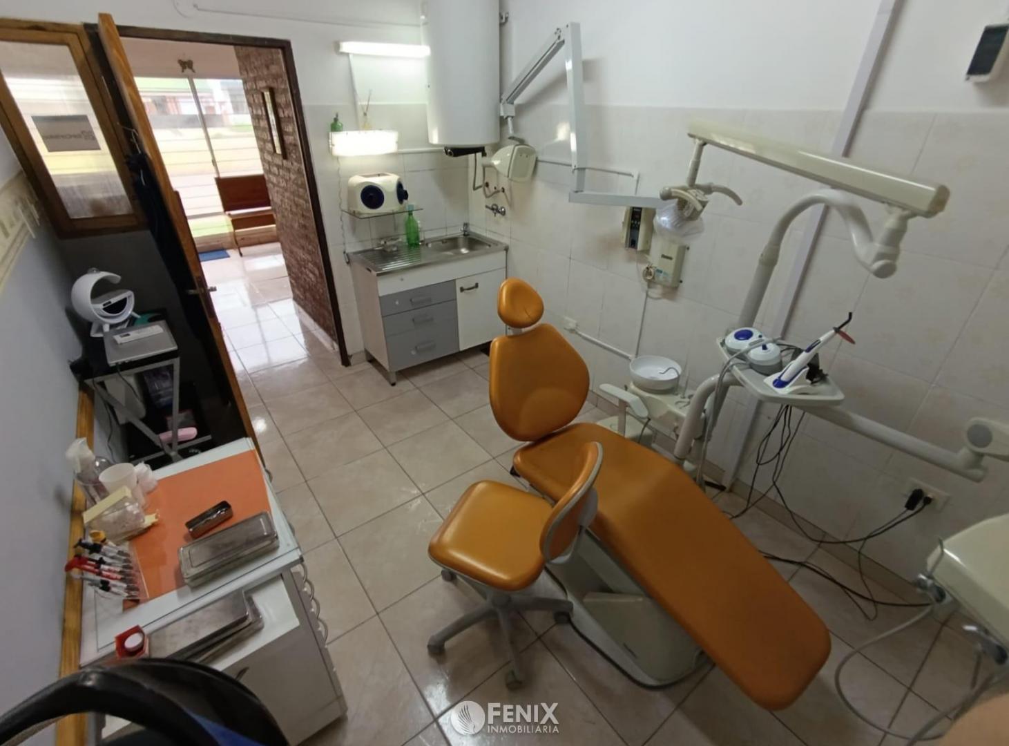 Foto de CASA EN VENTA DE 4 DORMITORIOS CON LOCAL COMERCIAL - AV. BOUCHARDO Y, imagen 5