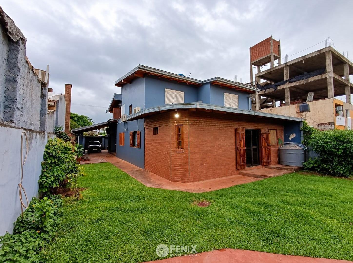 Foto de CASA EN VENTA DE 4 DORMITORIOS CON LOCAL COMERCIAL - AV. BOUCHARDO Y, imagen 3