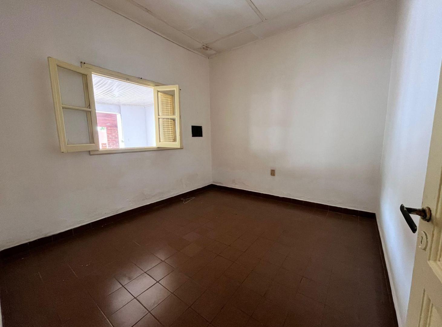Foto de CF1346 - CASA ANTIGUA EN VENTA - RIVADAVIA CASI TUCUMÁN, imagen 5