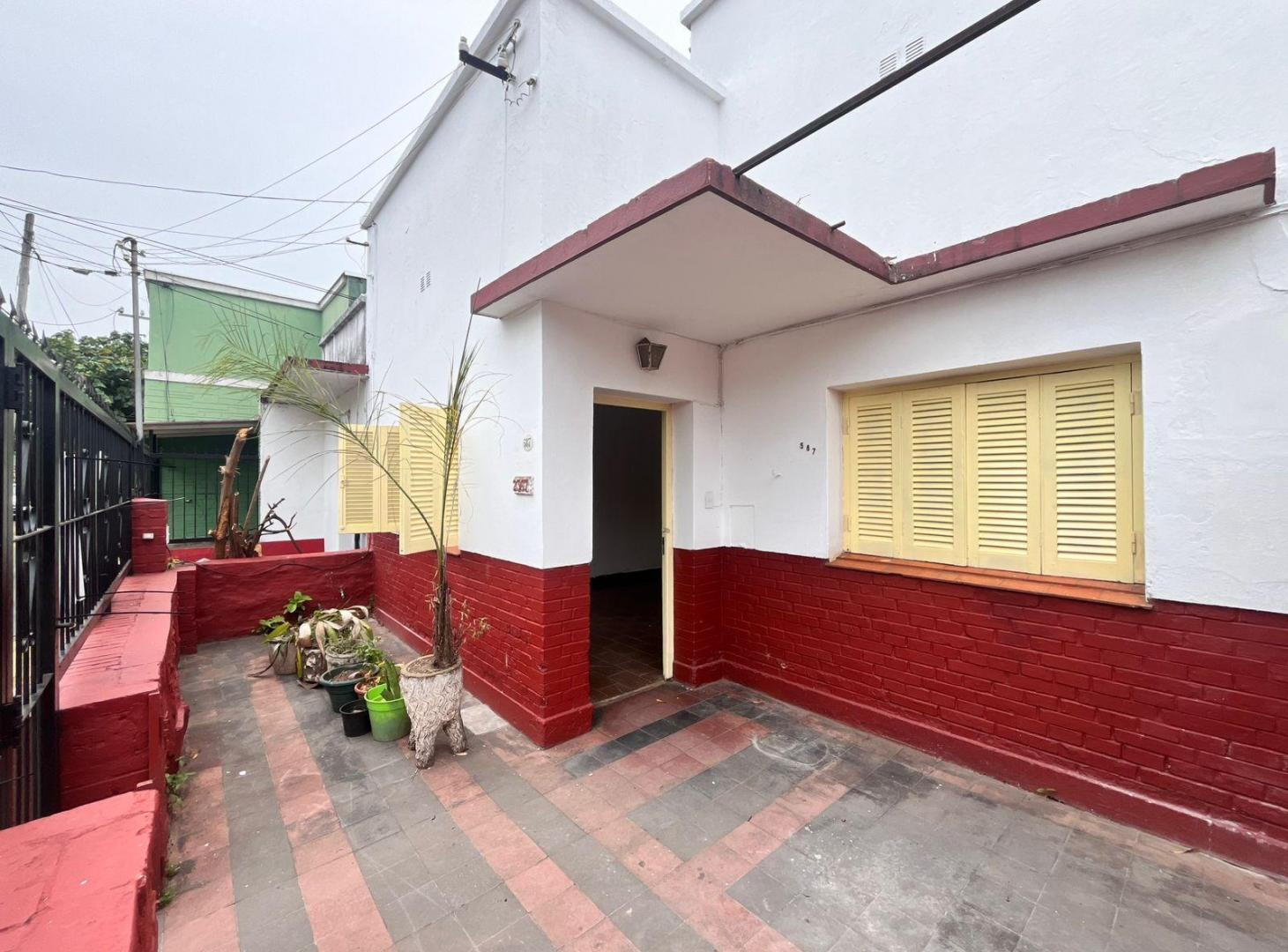 Foto de CF1346 - CASA ANTIGUA EN VENTA - RIVADAVIA CASI TUCUMÁN, imagen 3
