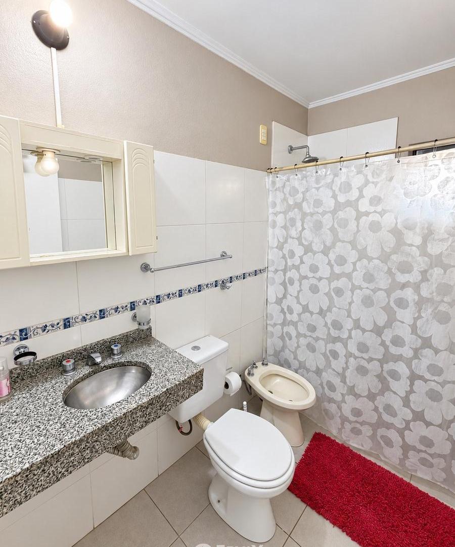 Foto de CASA EN ALQUILER DE 3 DORMITORIOS - AV. 213 (CFA241), imagen 2