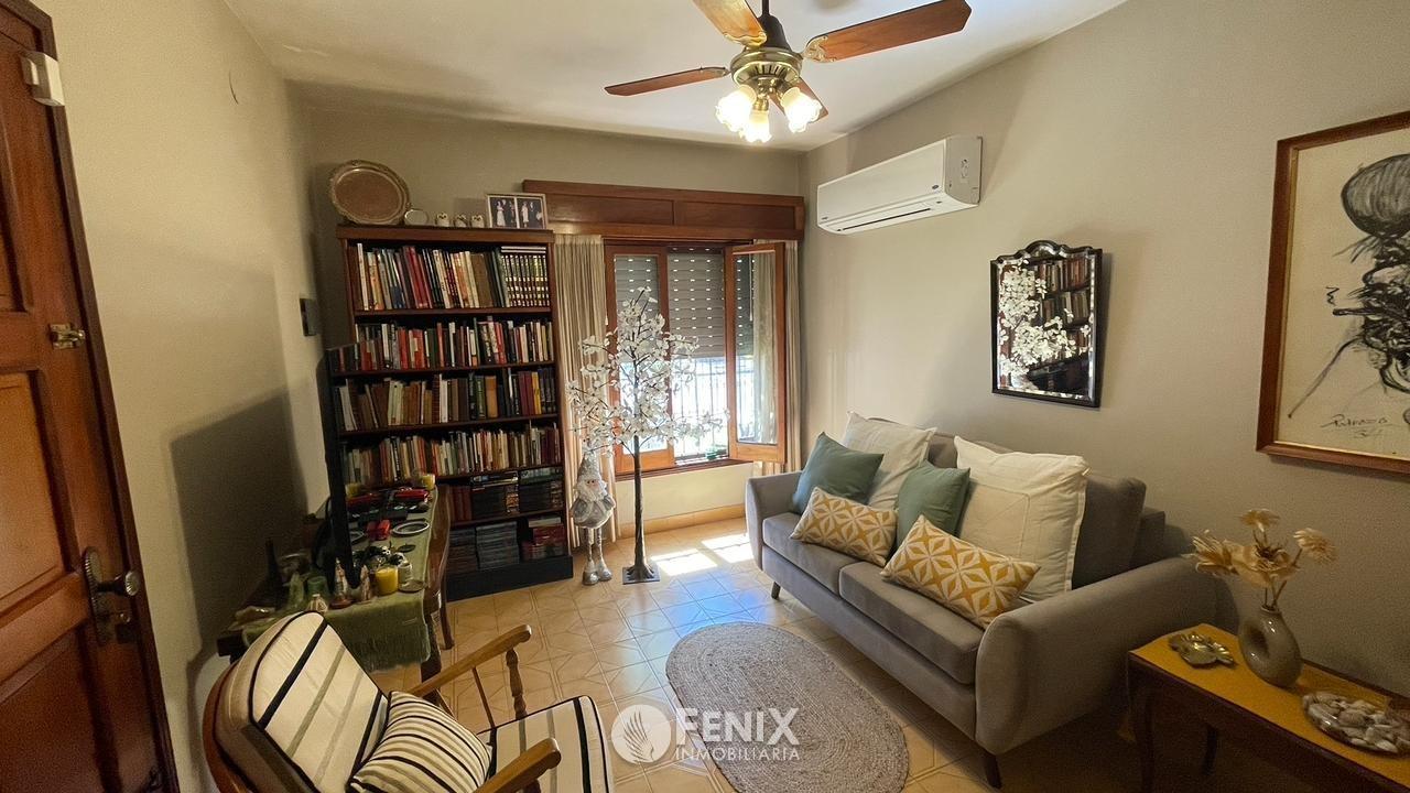 Foto de CASA CÉNTRICA EN VENTA DE 2 DORMITORIOS CON COCHERA (CF1406), imagen 3