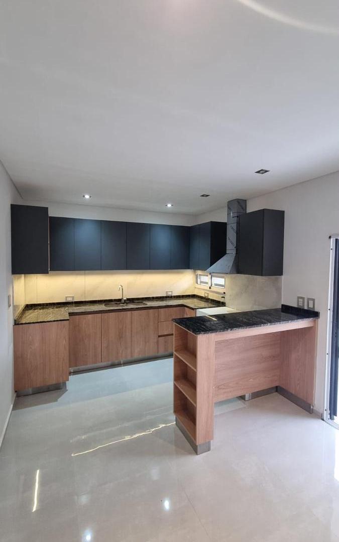 Foto de DÚPLEX PREMIUM A ESTRENAR EN VENTA DE 3 DORMITORIOS - AV. BUSTAMANTE Y, imagen 2