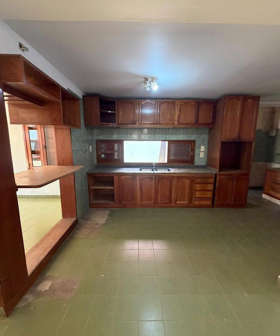 Foto de CASA EN VENTA EN ESQUINA DE 3 DORMITORIOS - COSTANERA - 3 PLANTAS, imagen 2