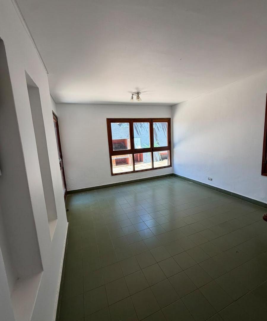 Foto de CASA EN VENTA EN ESQUINA DE 3 DORMITORIOS - COSTANERA - 3 PLANTAS, imagen 5