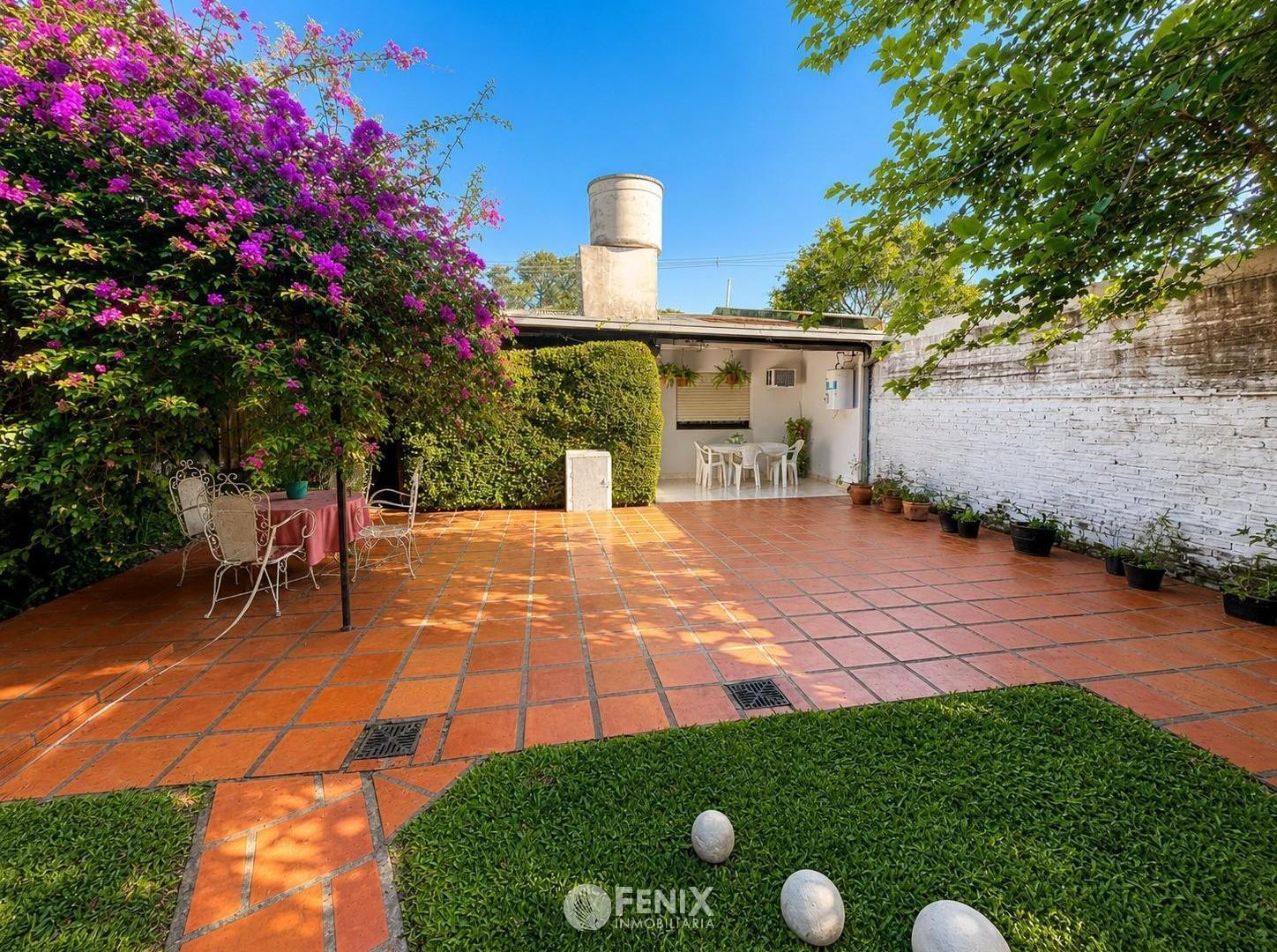 Foto de CASA EN VENTA DE 3 DORMITORIOS - AV. ALMTE. BROWN Y SAN MARTÍN - AMPLIO, imagen 2