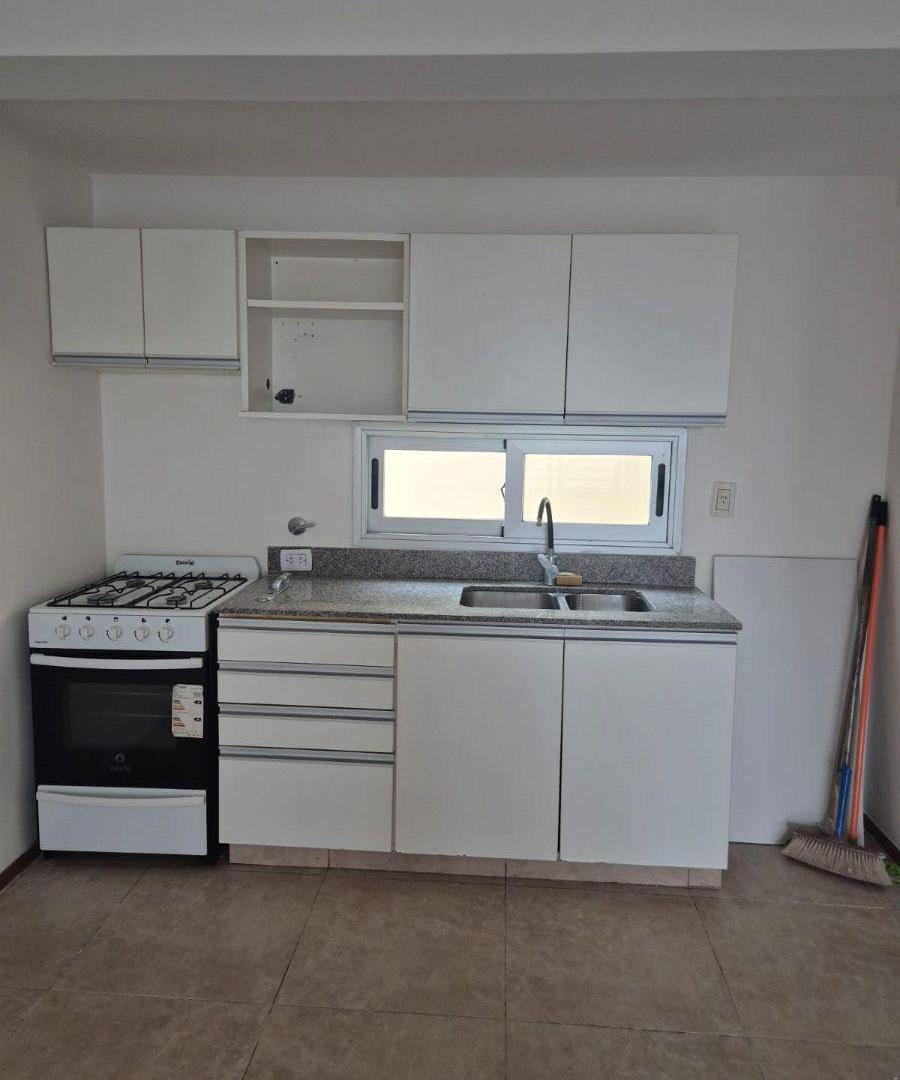 Foto de Villa Urquiza Excelente dos ambientes amplios ctfte muy luminosos con, imagen 3