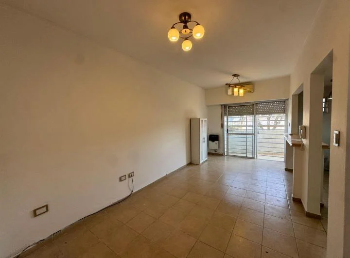 Departamento de dos dormitorios en alquiler en La Plata 3