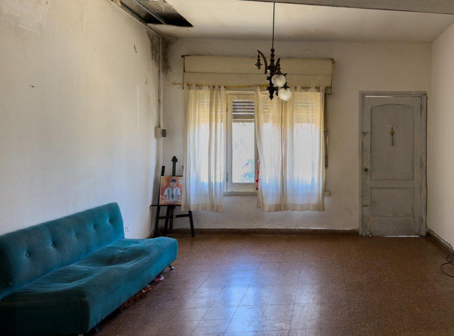 Casa con cochera en terreno 10 por 60- La Plata Berisso