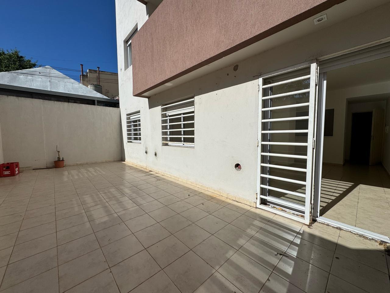 Foto de Departamento de dos dormitorios c/ patio en alquiler - La Plata, imagen 4