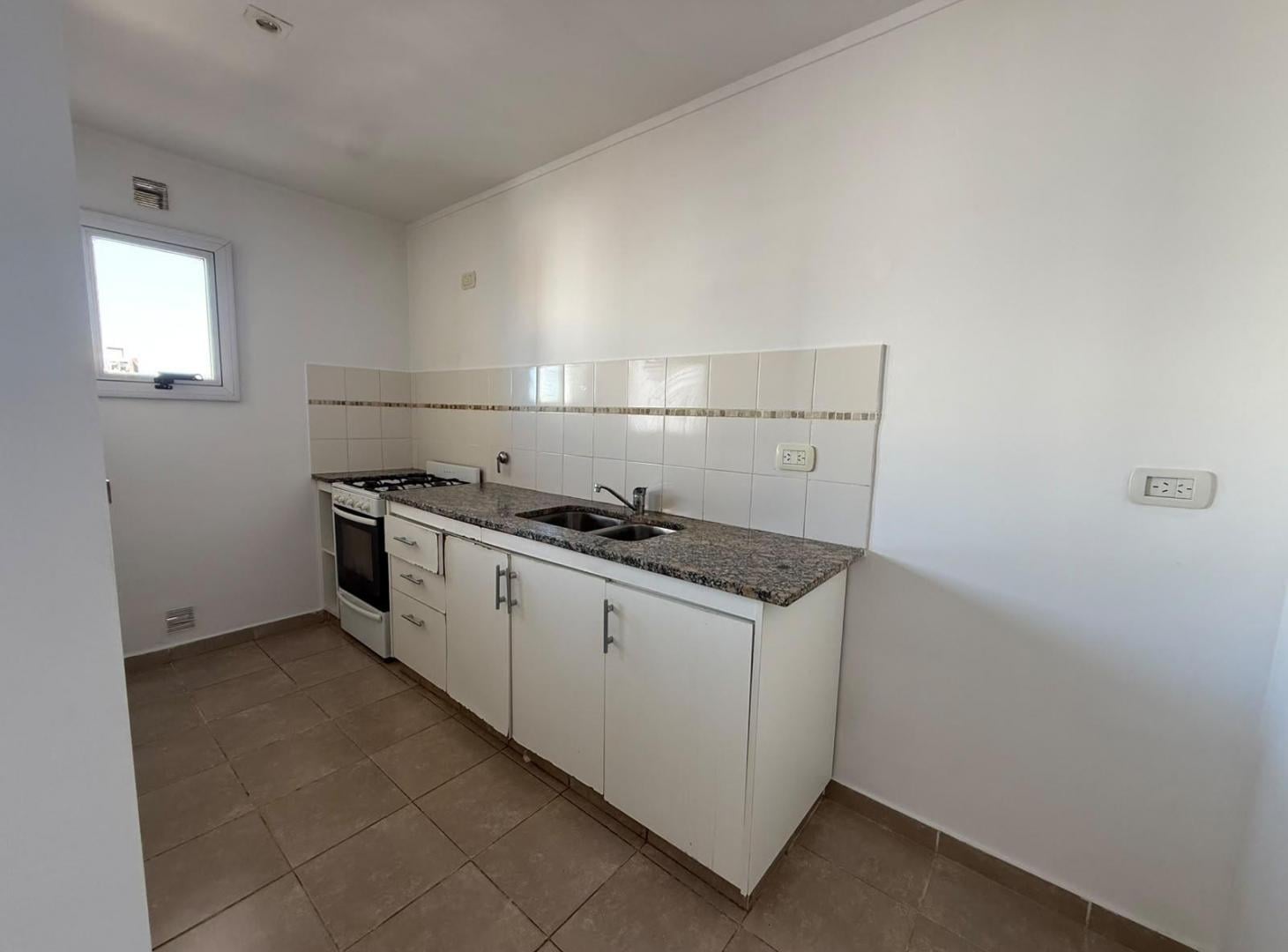 Foto de Departamento de un dormitorio en alquiler en La Plata, imagen 2