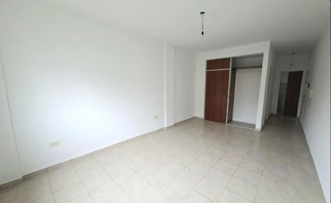 Foto de Departamento monoambiente en alquiler La Plata, imagen 2