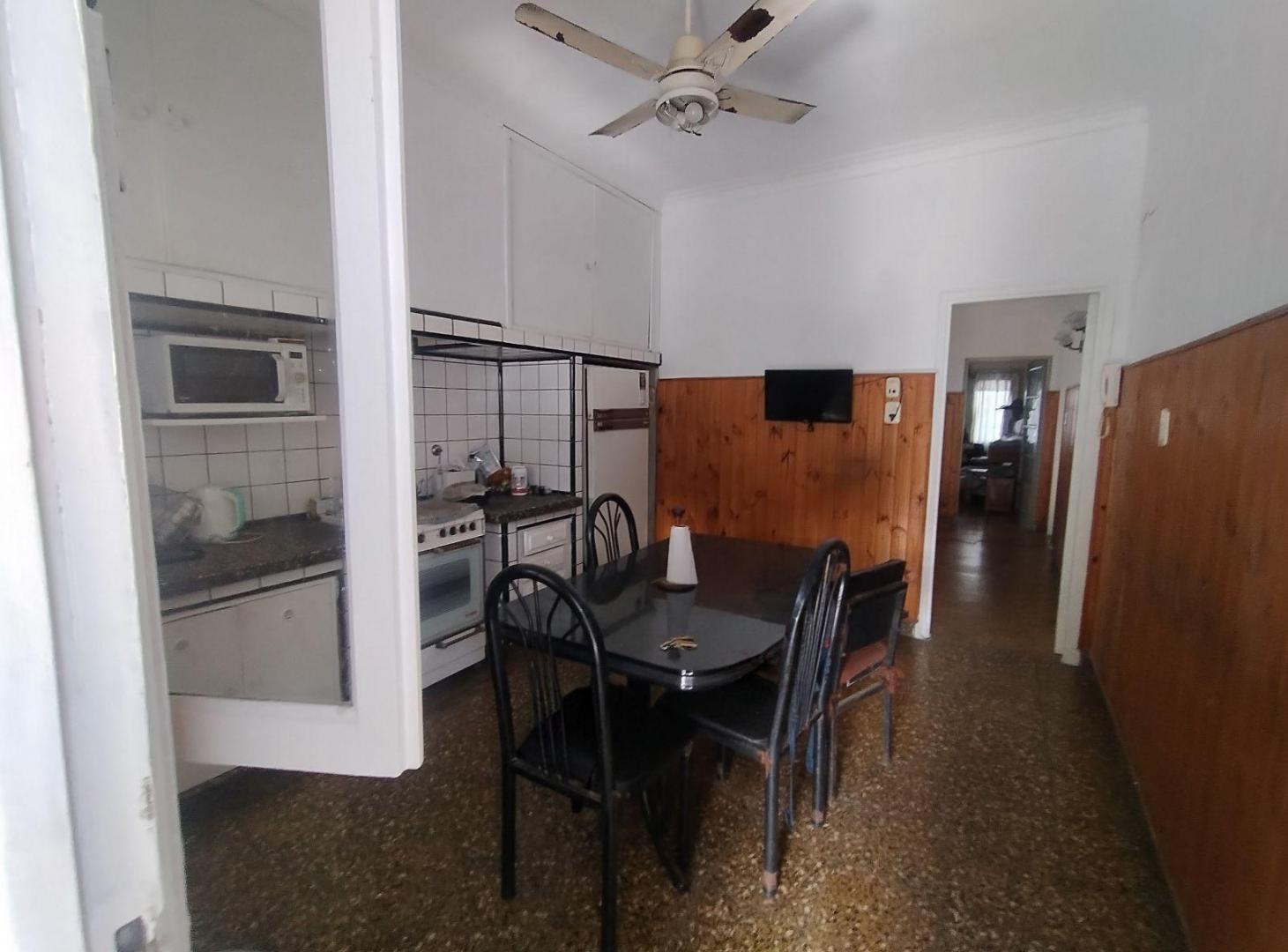 Foto de Casa en venta dos dormitorios seis ambientes La Plata- Barrio Norte, imagen 2