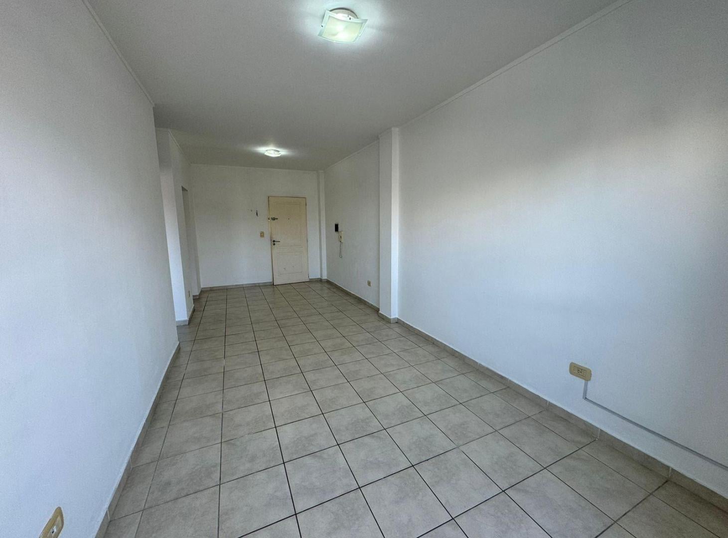 Foto de Departamento de un dormitorio con balcón en venta La Plata, imagen 4