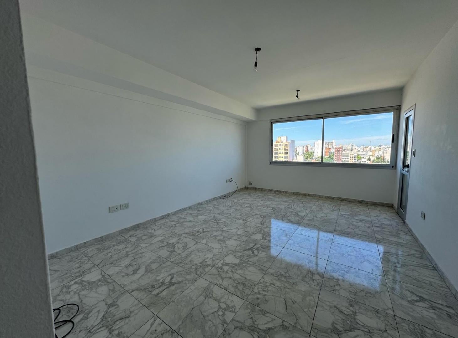 Foto de Hermoso departamento de dos dormitorios en alquiler - La Plata, imagen 1