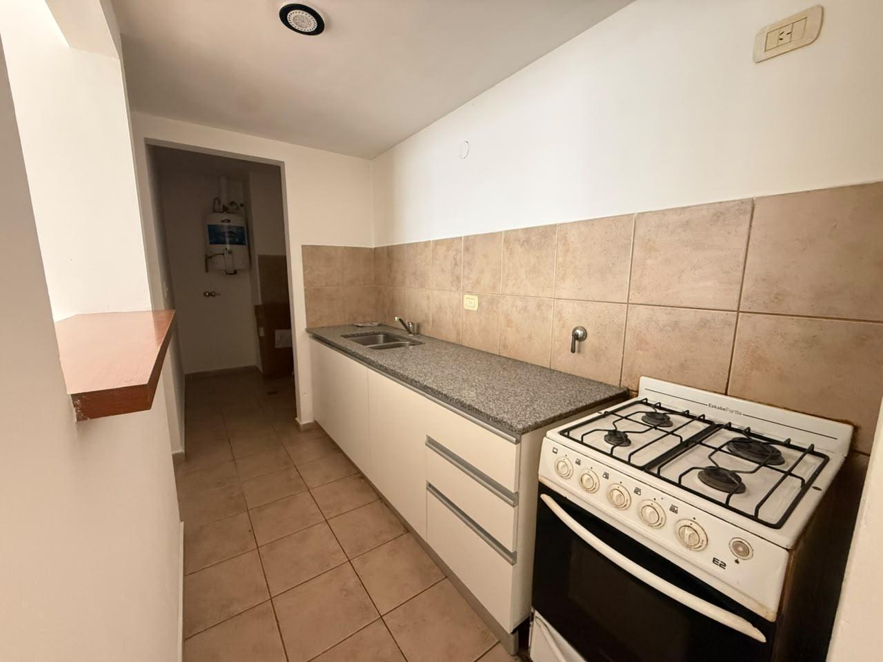 Foto de Departamento un dormitorio en alquiler en La Plata, imagen 2