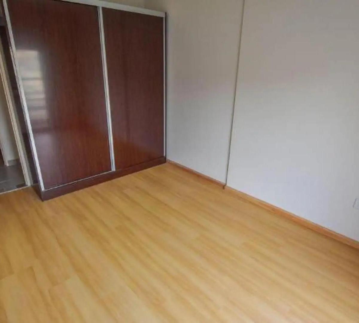 Foto de 1 dormitorio en Venta - Alsina 1300, imagen 2