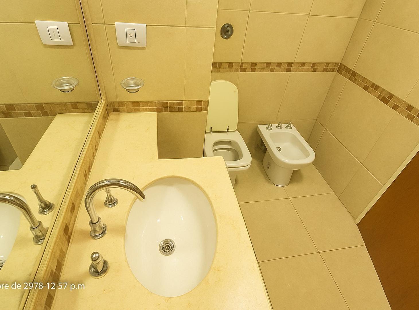 Foto de ¡En la mejor zona de Rosario! Moderno, 2 baños completos., imagen 5