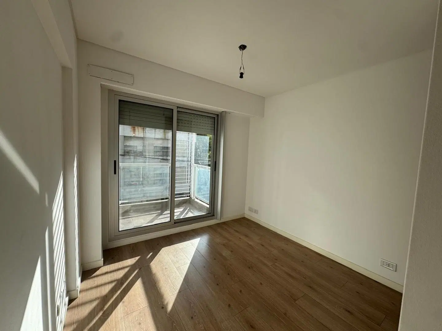 Paraguay esquina Urquiza - Una habitación 4