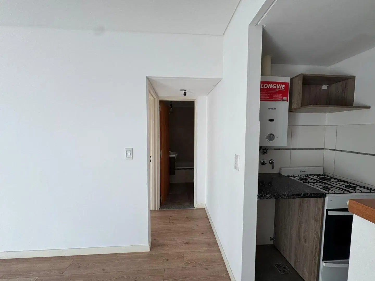 Paraguay esquina Urquiza - Una habitación 1