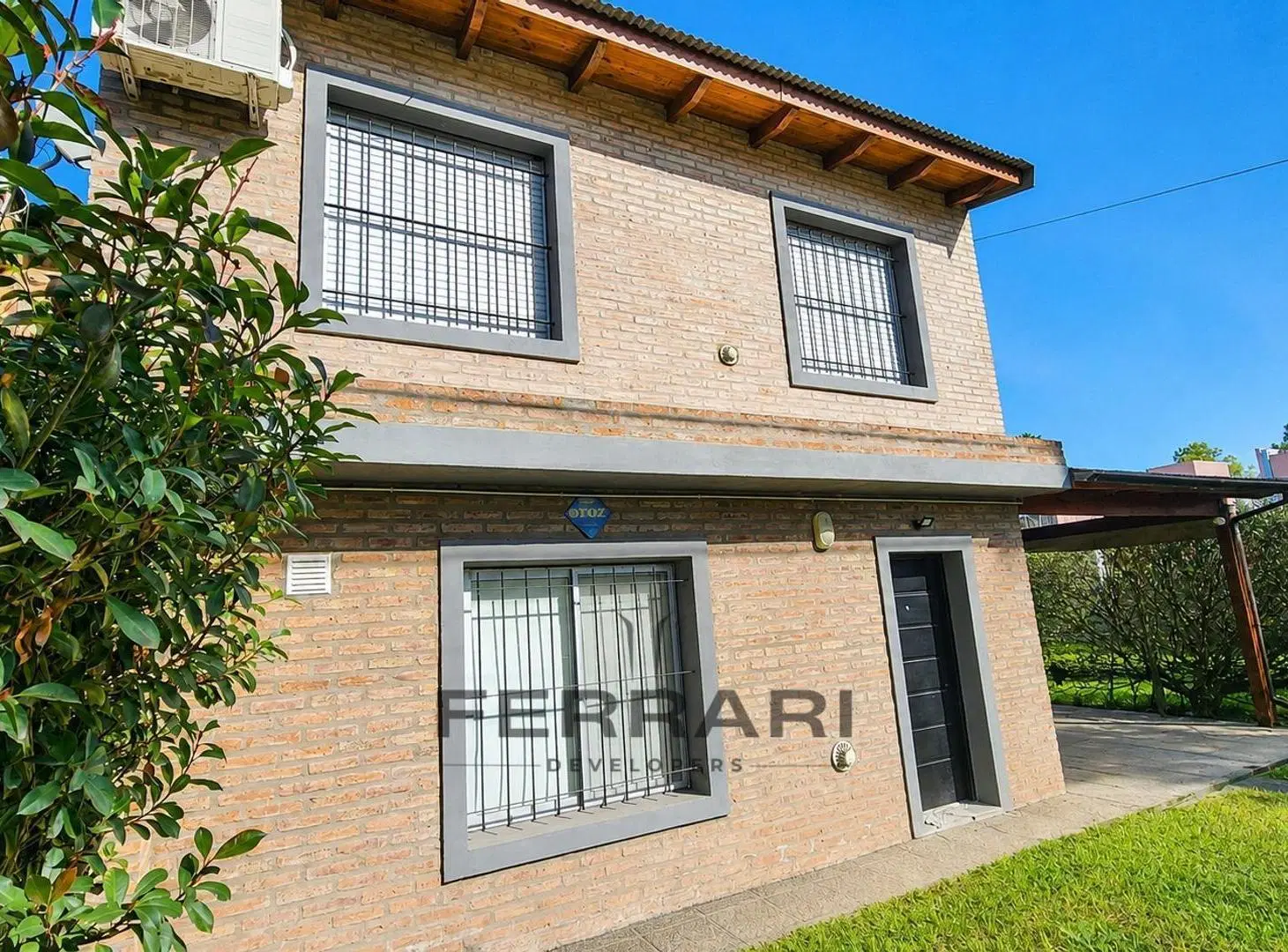 CASA 3 DORMITORIOS CON PILETA - ROLDAN 3