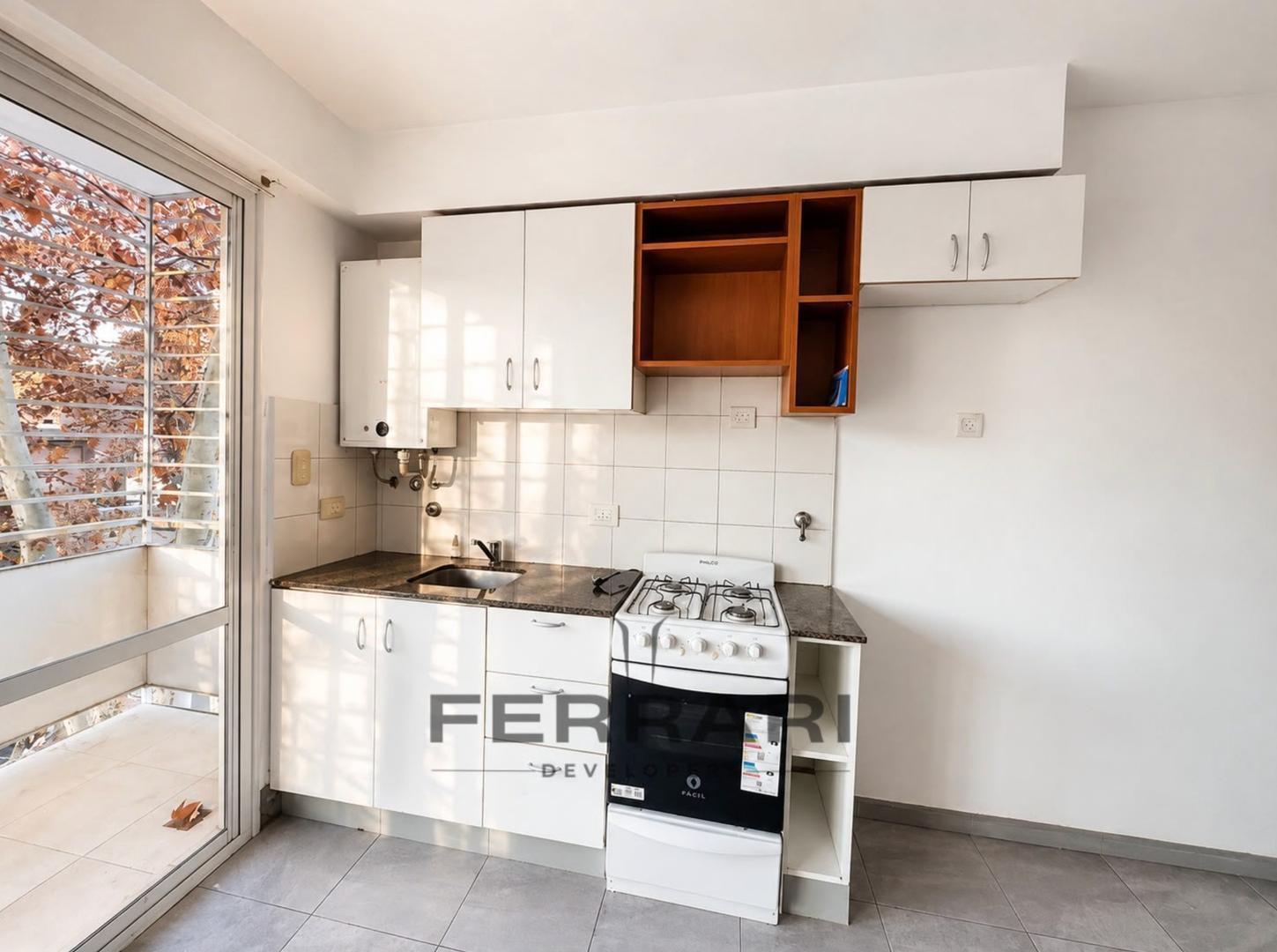 Foto de Dúplex con balcón y terraza en barrio Luis Agote., imagen 3