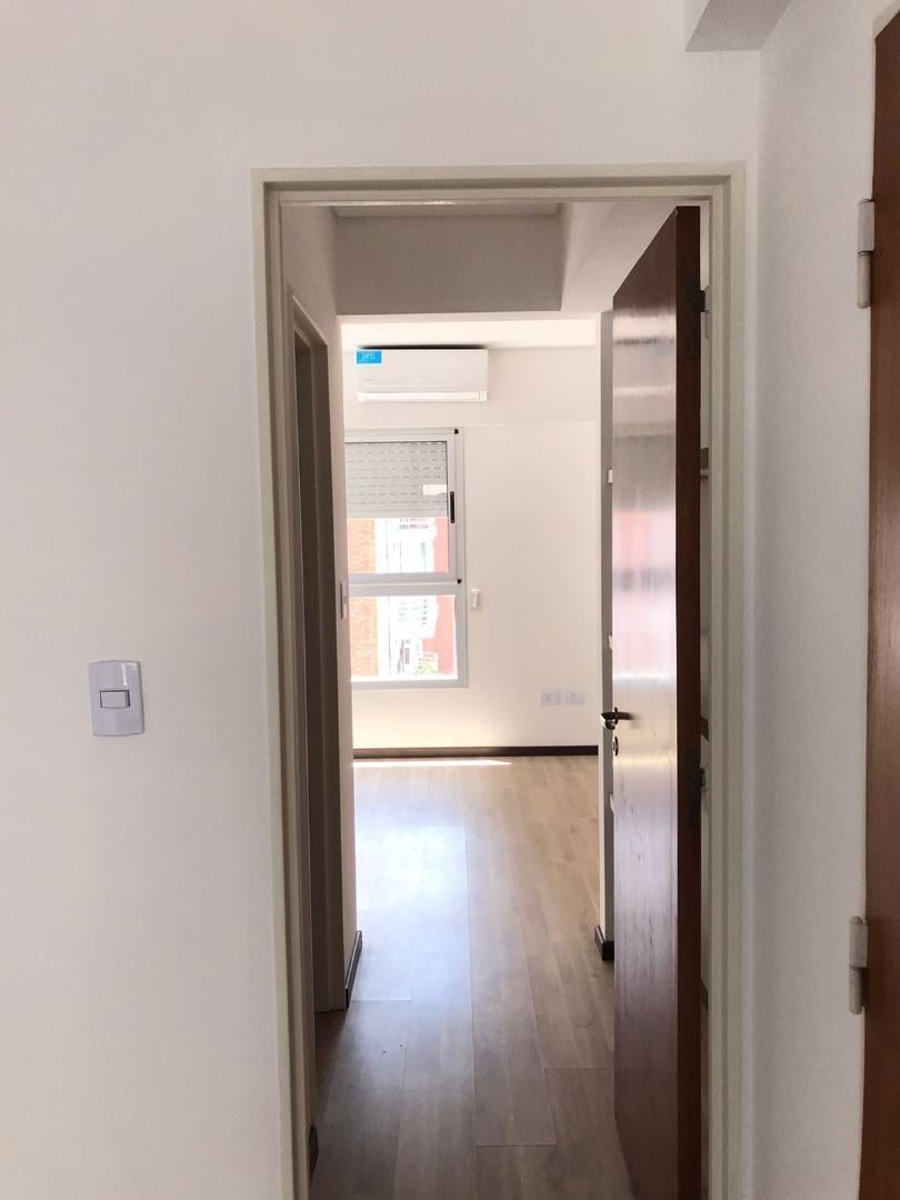 Foto de ALQUILER - UNA HABITACION - A METROS DEL RIO, imagen 1