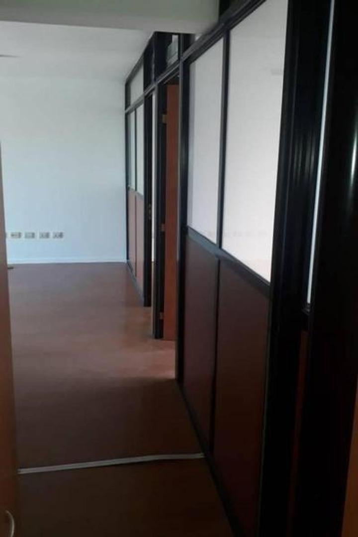 Foto de Oficina en piso exclusivo equipada y con renta activa., imagen 3