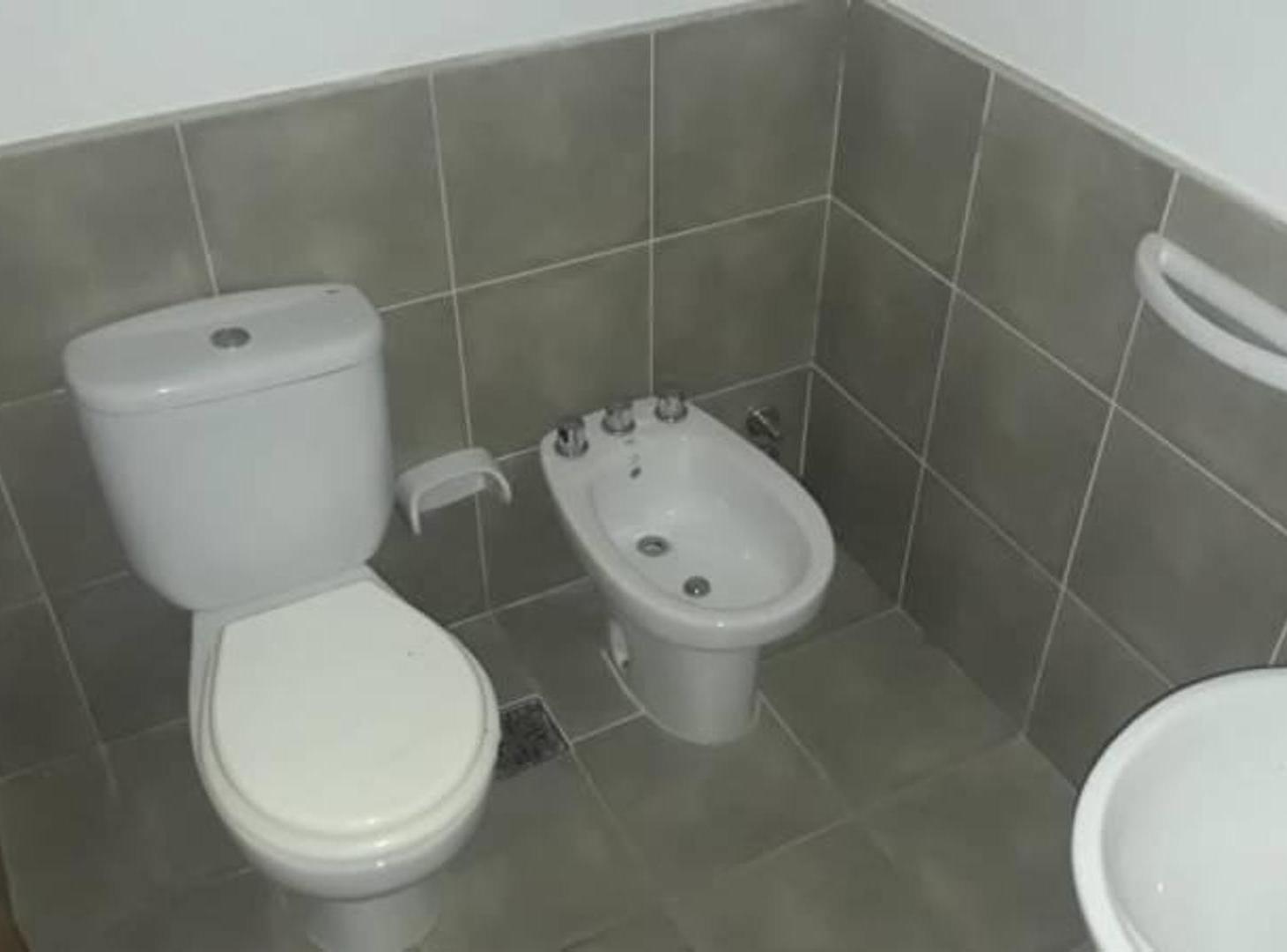 Foto de Oficina en piso exclusivo equipada y con renta activa., imagen 2