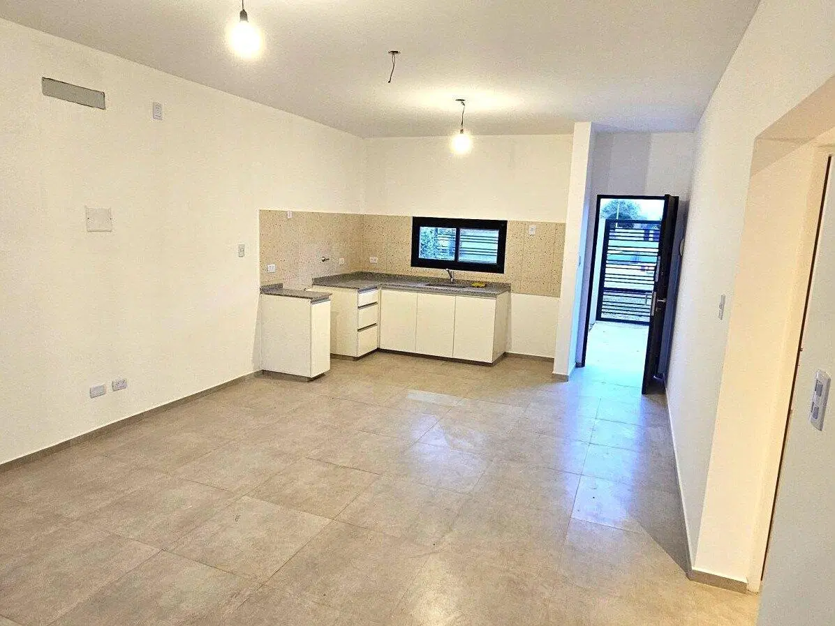 CASA 2 DORMITORIOS ROLDAN 4