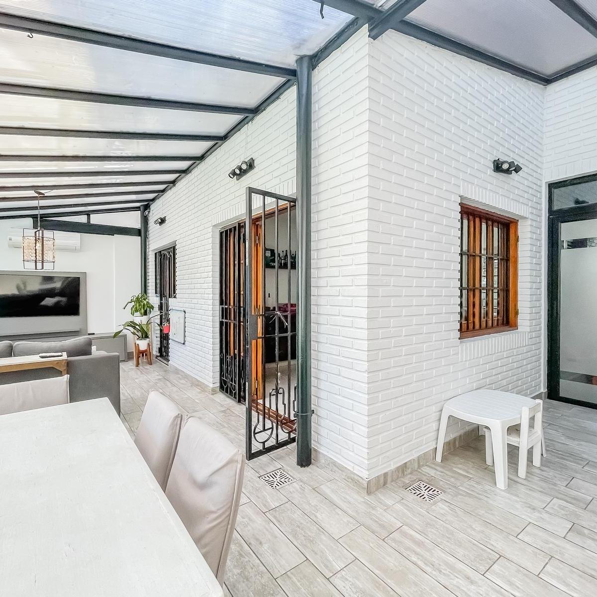 Casa en Venta - La Plata 1