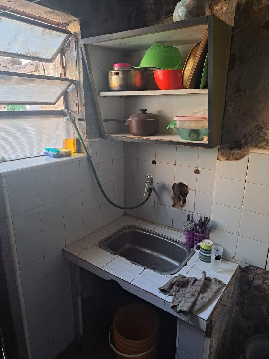 Foto de SE VENDE CASA EN Bº RESIDENCIAL AMÉRICA 2 DORM. U$D38.000, SE ESCRITURA, imagen 2